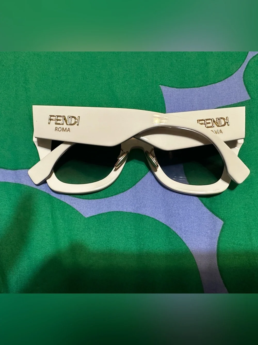 Fendi Cat Eye sunglasses
